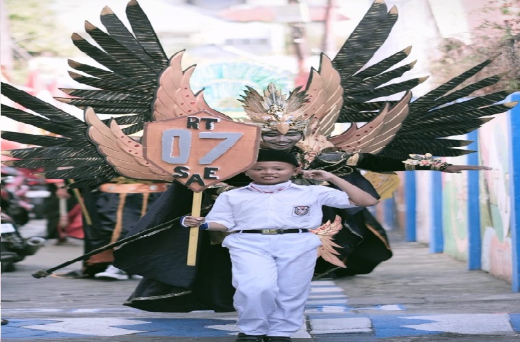 Karnaval HUT RI Ke-81, Warga RW 09 Kelurahan Mojo Gubeng Tampilkan dengan Keunggulan Berbeda dari Tahun Kemarin