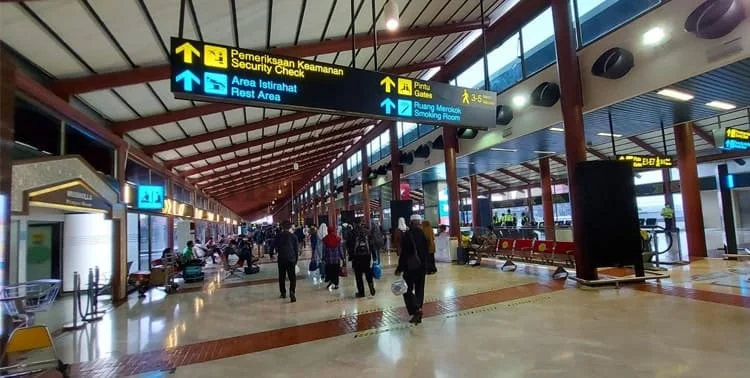 Bandara Soekarno Hatta Kembali Beroperasi Usai Erupsi Gunung Anak Krakatau